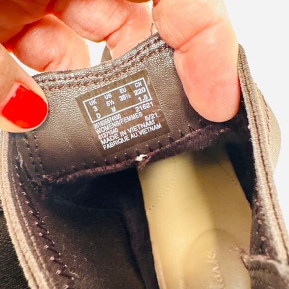 Clarks Clarkdale Arlo Chelsea Low Heel Ankle Boot Brown Suede Size 5.5M - Picture 6 of 11